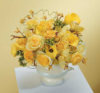 Yellow rose and calla lily bouquet in frosted vase, Joshua's Greenery Barrie florist